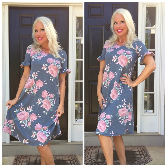 Dresses & Skirts - ❤️SUMMER CLEARANCE Denim Blue Floral Pocket Dress!